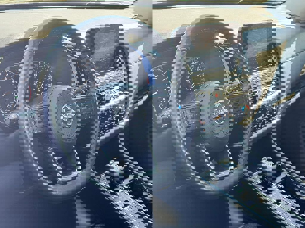 Used 2024 Nissan Pathfinder SV image 22