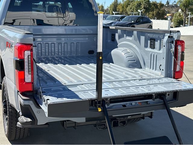 New 2025 Ford F350 Platinum w/ FX4 Off-Road Package image 20