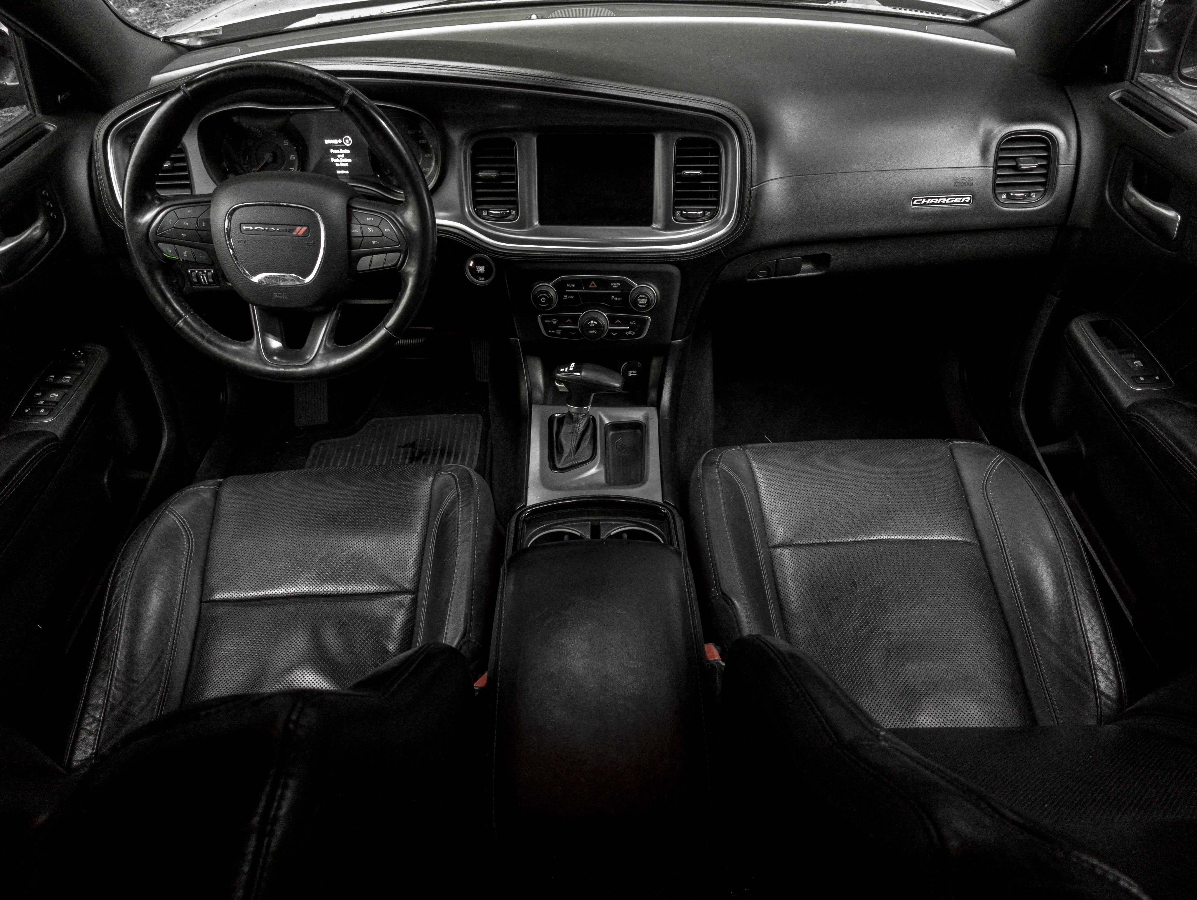 Used 2019 Dodge Charger SXT image 5