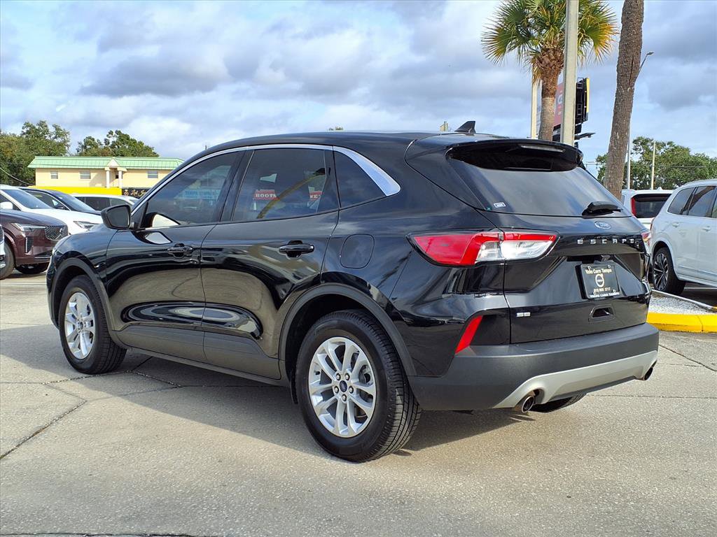 Used 2022 Ford Escape SE image 5