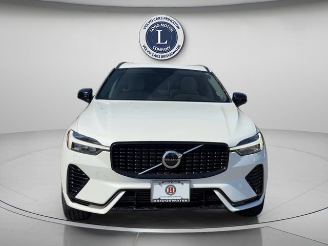 Certified 2024 Volvo XC60 T8 Core w/ Climate Package AWD/4WD image 13