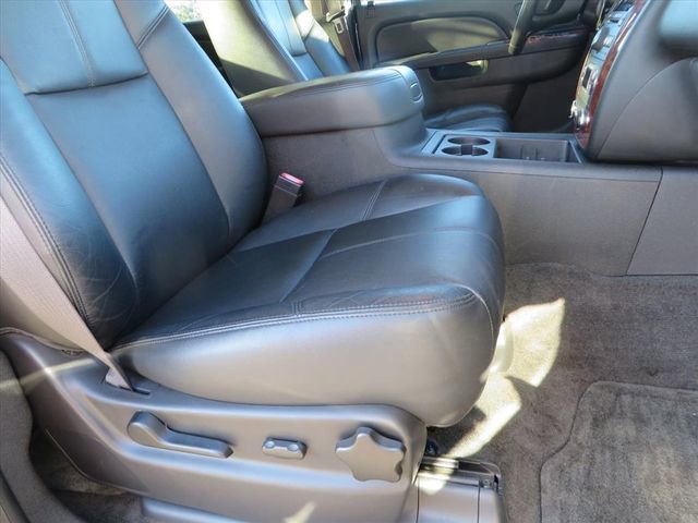 Used 2013 Chevrolet Avalanche LT w/ All-Star Edition image 11