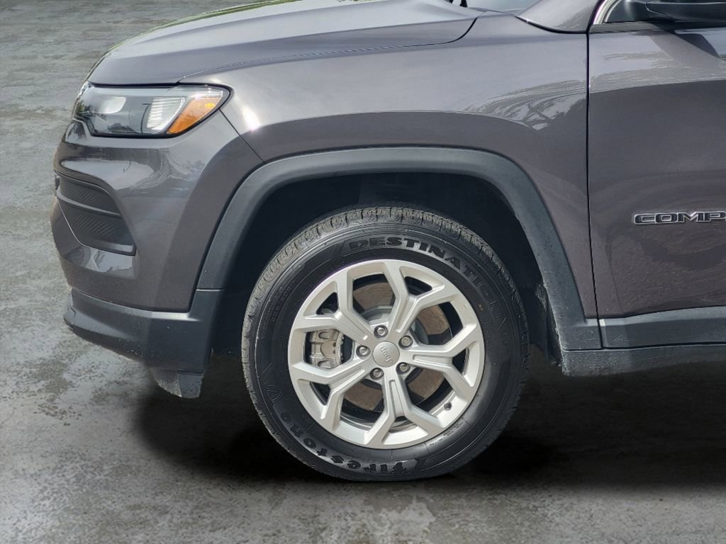 Used 2024 Jeep Compass Sport AWD/4WD image 29