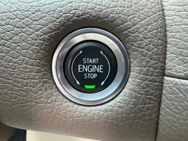 Used 2023 GMC Yukon Denali AWD/4WD image 26