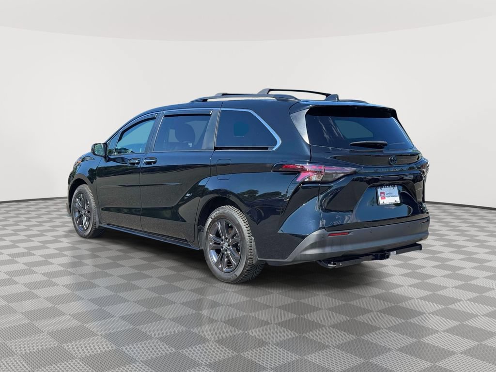 Used 2024 Toyota Sienna XLE Woodland Edition AWD/4WD image 5