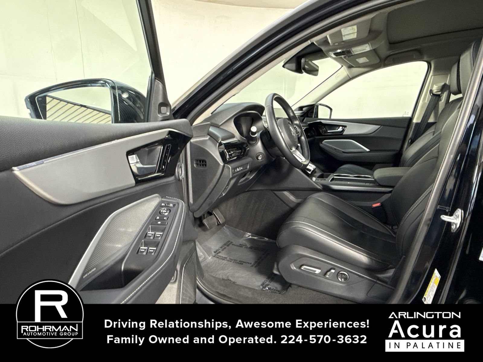 Certified 2025 Acura MDX w/ Technology Package FWD image 4