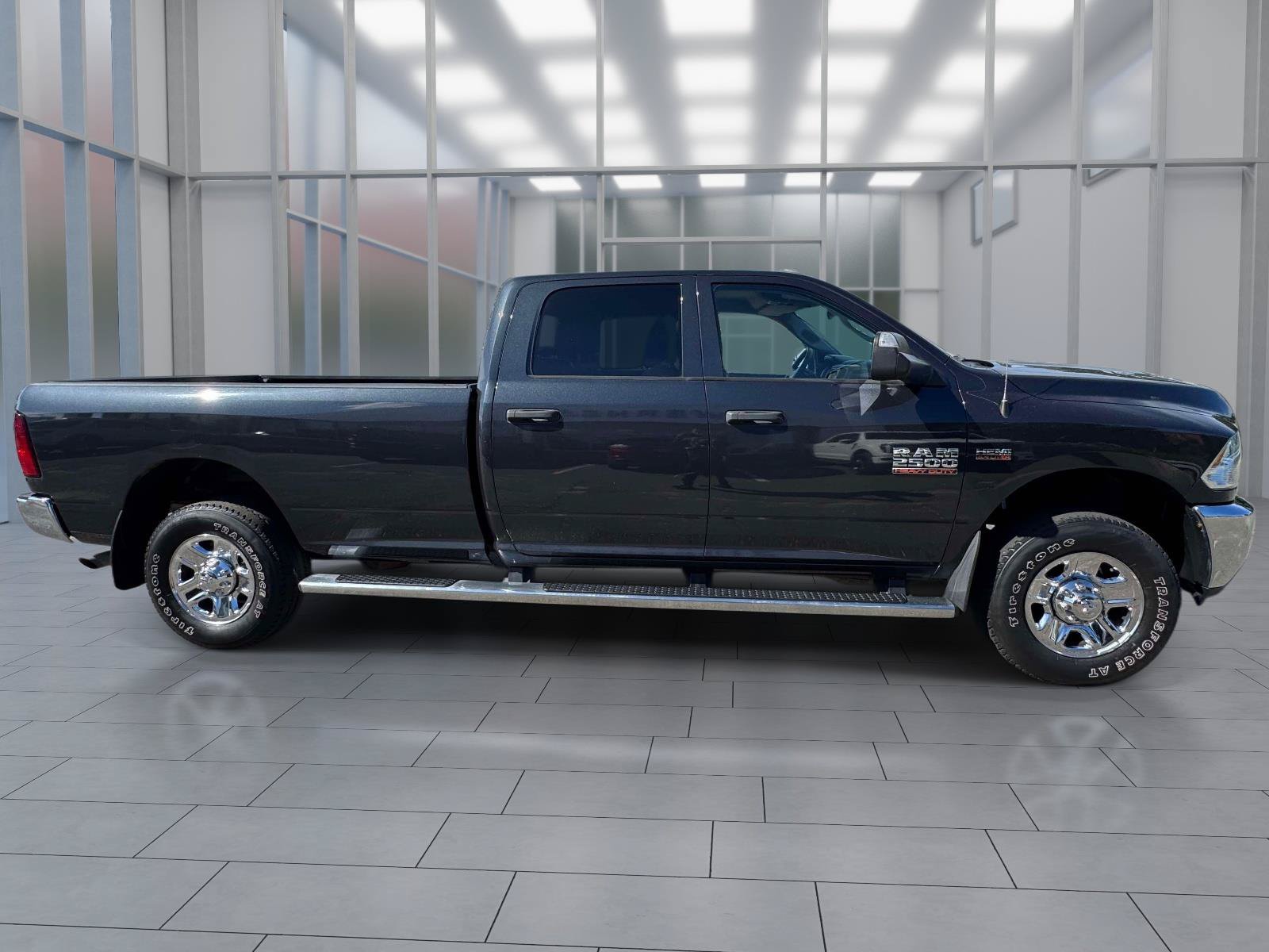 Used 2018 RAM 2500 Tradesman w/ Chrome Appearance Group AWD/4WD image 5