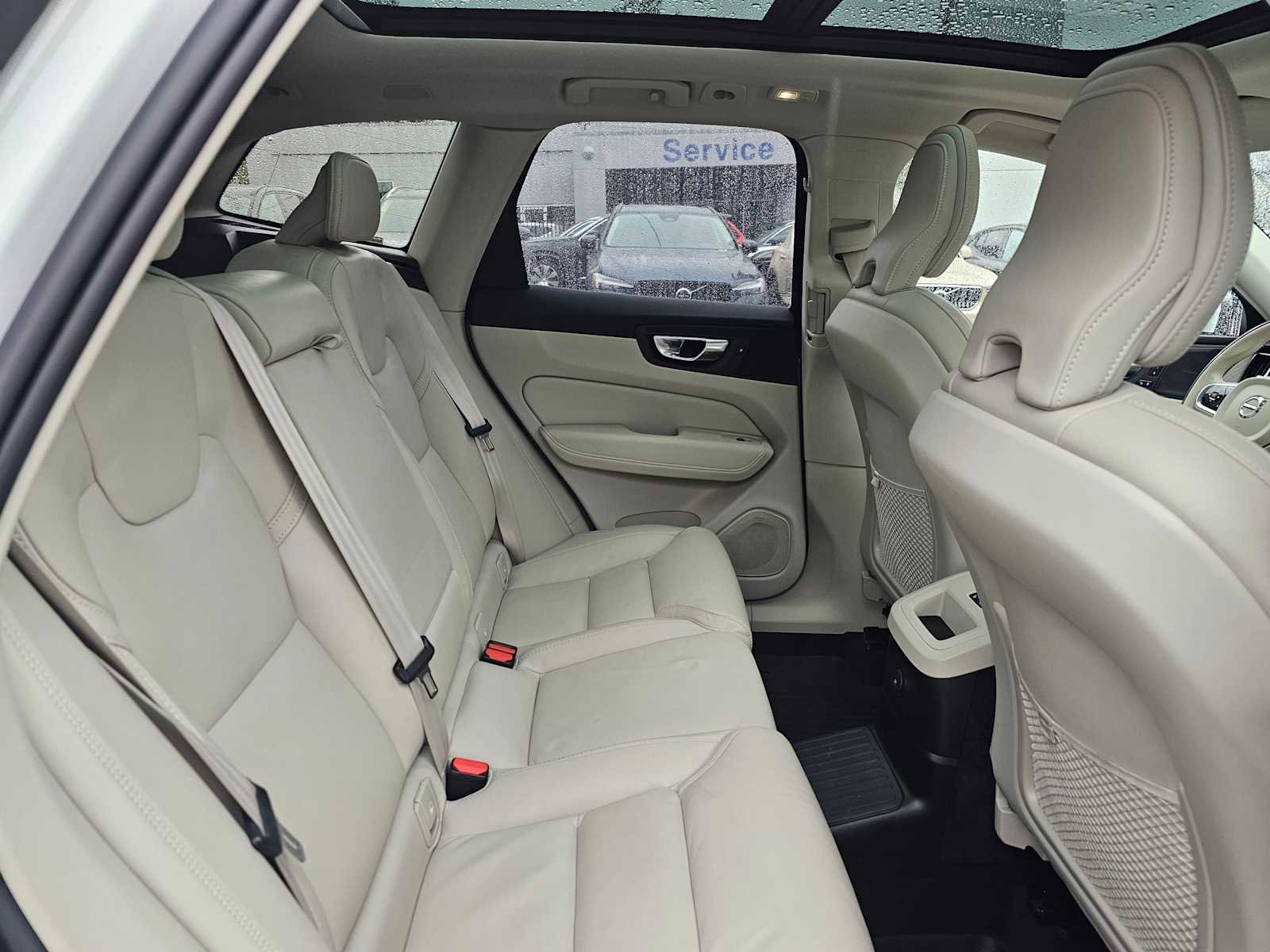 Certified 2023 Volvo XC60 T8 Ultimate w/ Climate Package image 14