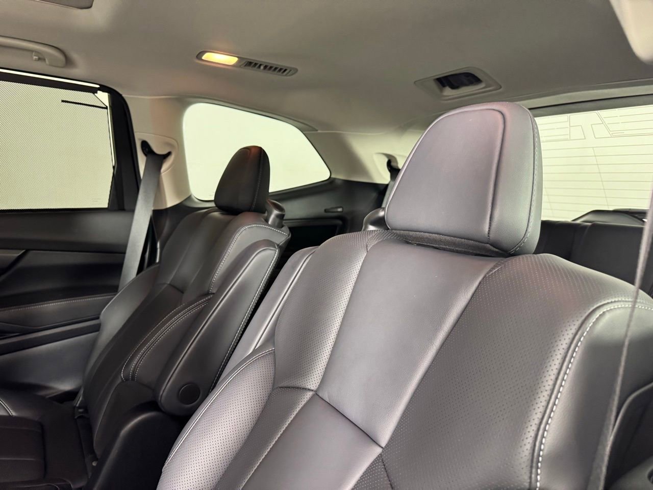 Used 2023 Subaru Ascent Limited w/ Technology Package image 27