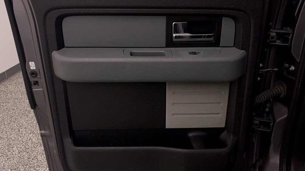 Used 2014 Ford F150 XLT w/ XLT Chrome Package image 35