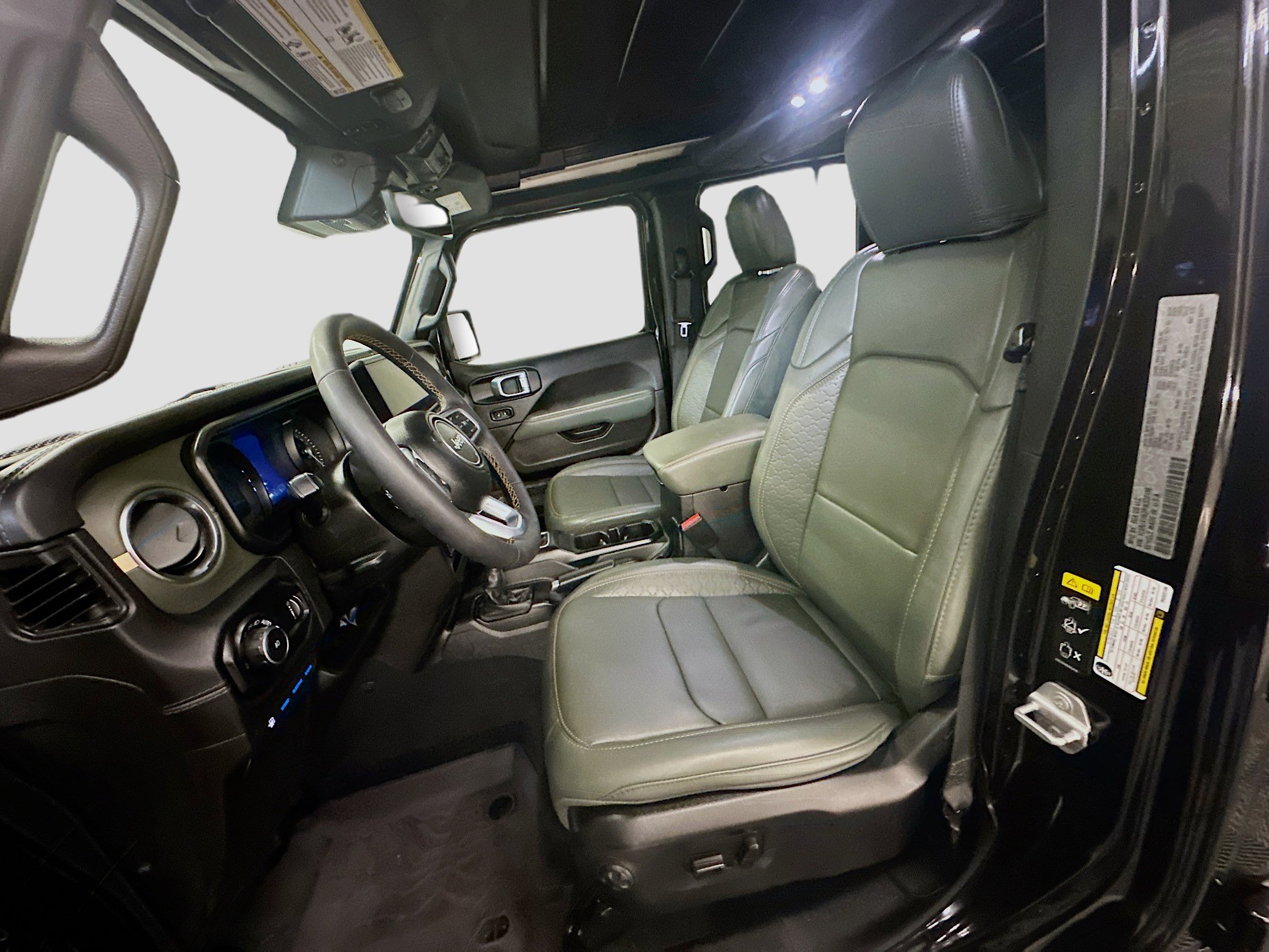 Used 2024 Jeep Wrangler High Altitude image 13