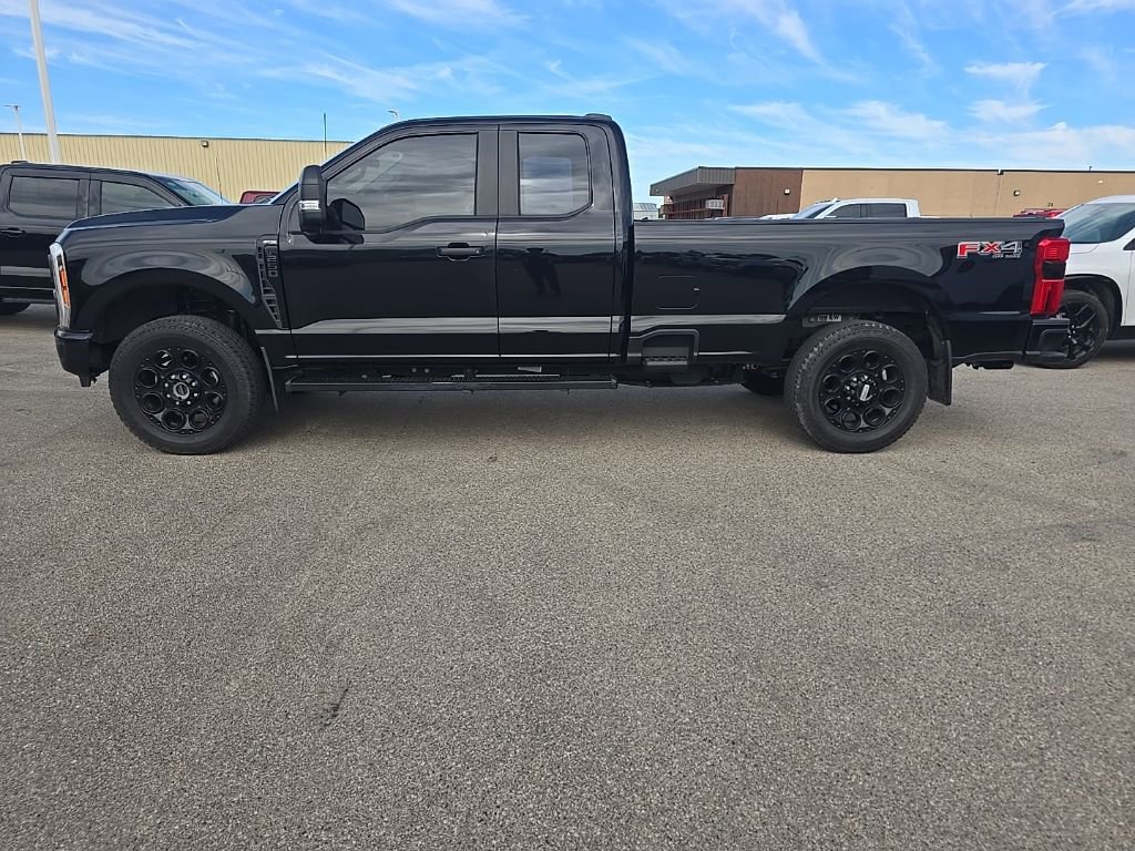 Used 2023 Ford F250 XL w/ STX Appearance Package AWD/4WD image 3
