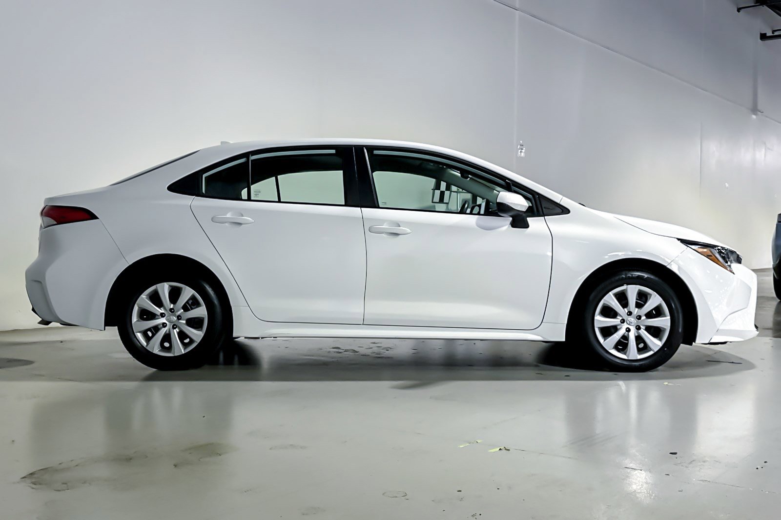 Used 2025 Toyota Corolla LE FWD image 7