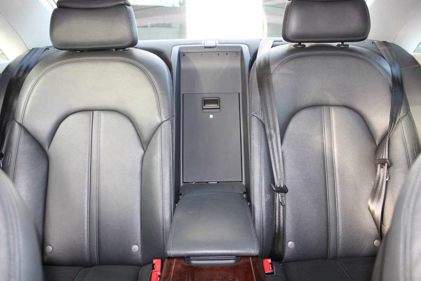 Used 2013 Audi A8 3.0T w/ Driver Assistance Pkg image 21