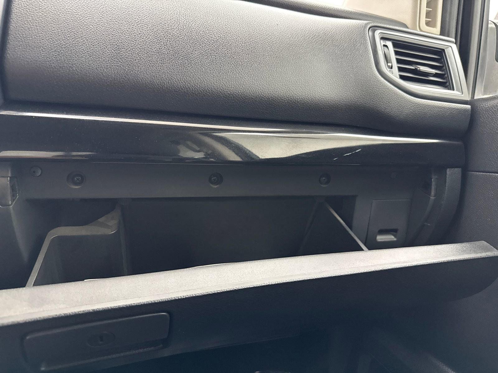 Used 2022 Nissan Titan SV AWD/4WD image 33