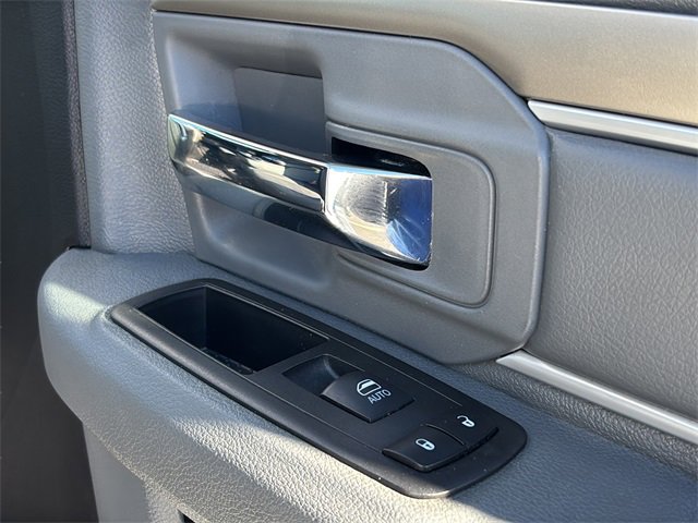 Used 2018 RAM 3500 SLT w/ Luxury Group image 38