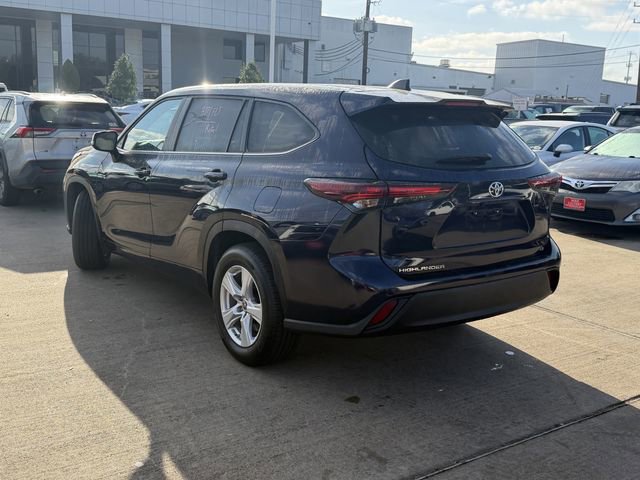 Used 2025 Toyota Highlander LE image 7