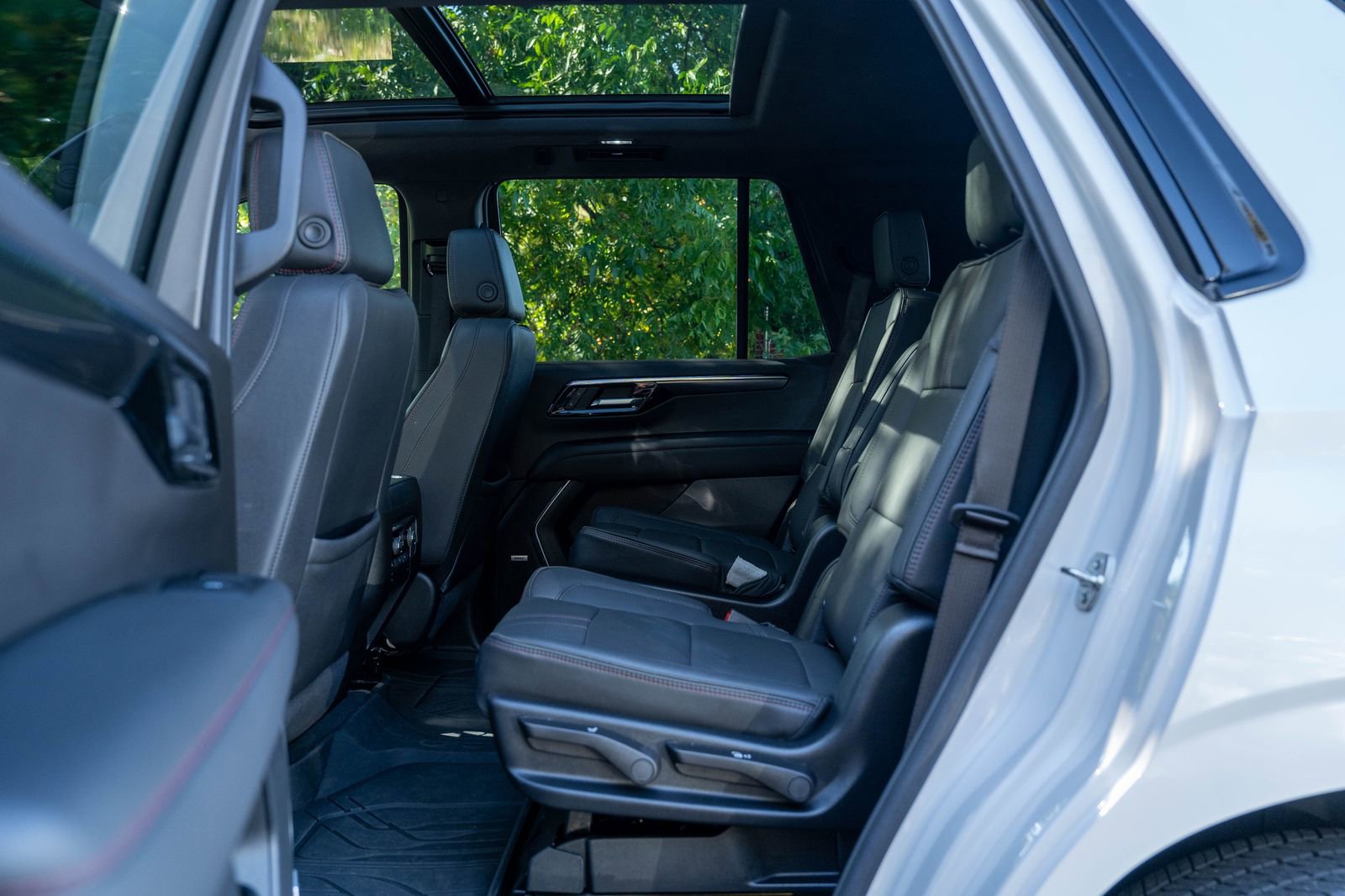 Used 2025 Chevrolet Tahoe RST w/ Comfort Package image 30