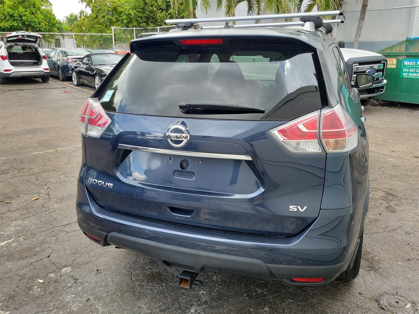 Used 2015 Nissan Rogue SV image 4