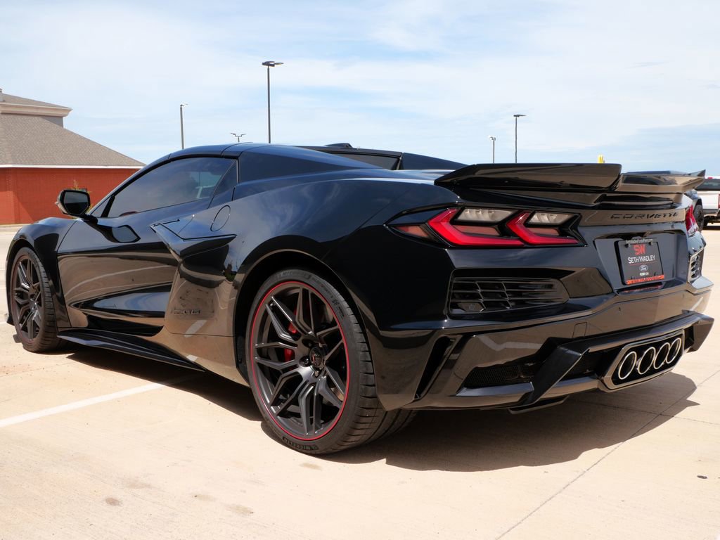 Used 2026 Chevrolet Corvette Z06 w/ Stealth Interior Trim Package RWD image 7