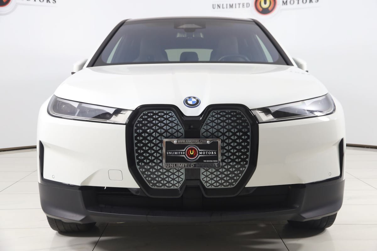 Used 2024 BMW iX xDrive50 w/ Convenience Package AWD/4WD image 54