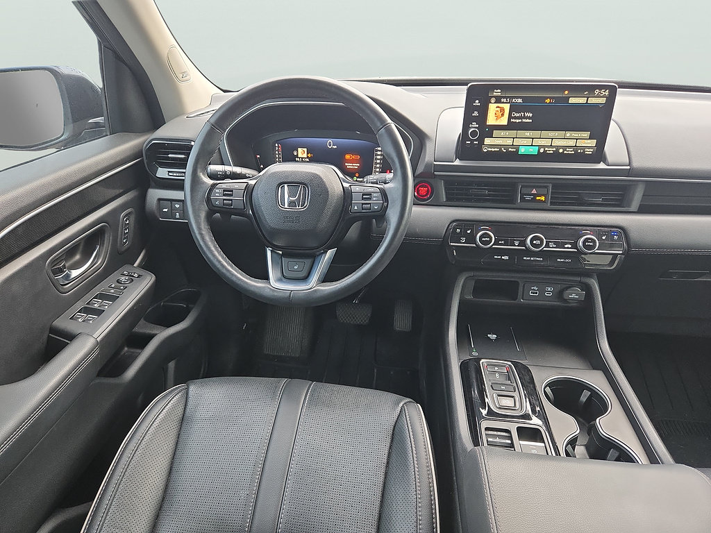 Used 2023 Honda Pilot Elite image 11