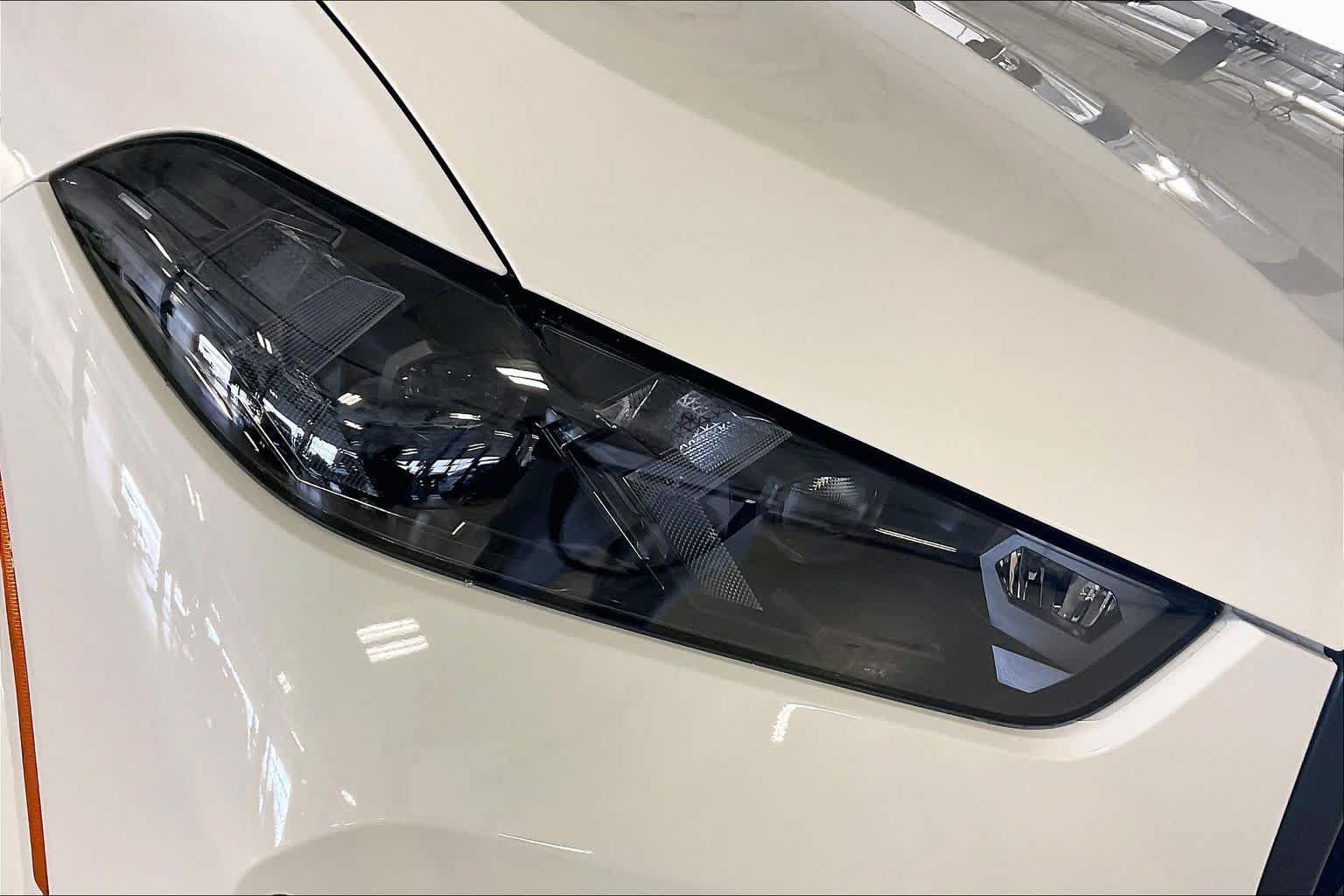 New 2026 BMW X5 xDrive40i w/ Executive Package AWD/4WD image 13