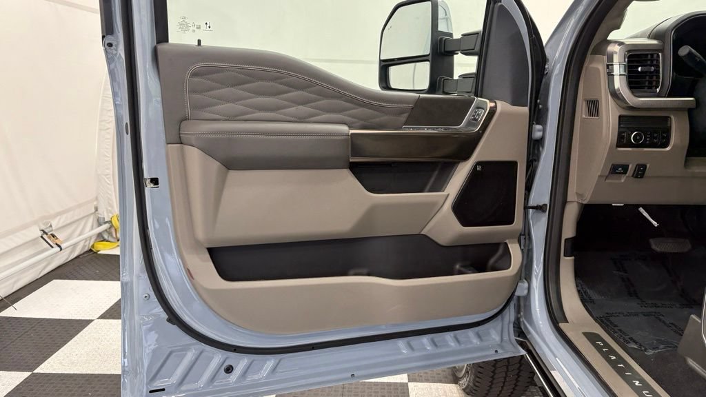New 2026 Ford F350 Platinum w/ Platinum Plus Package AWD/4WD image 16