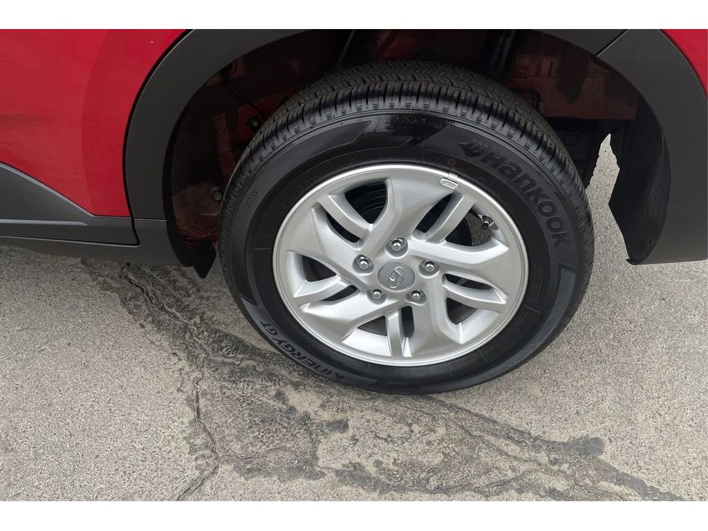 Used 2023 Hyundai Venue SE image 17