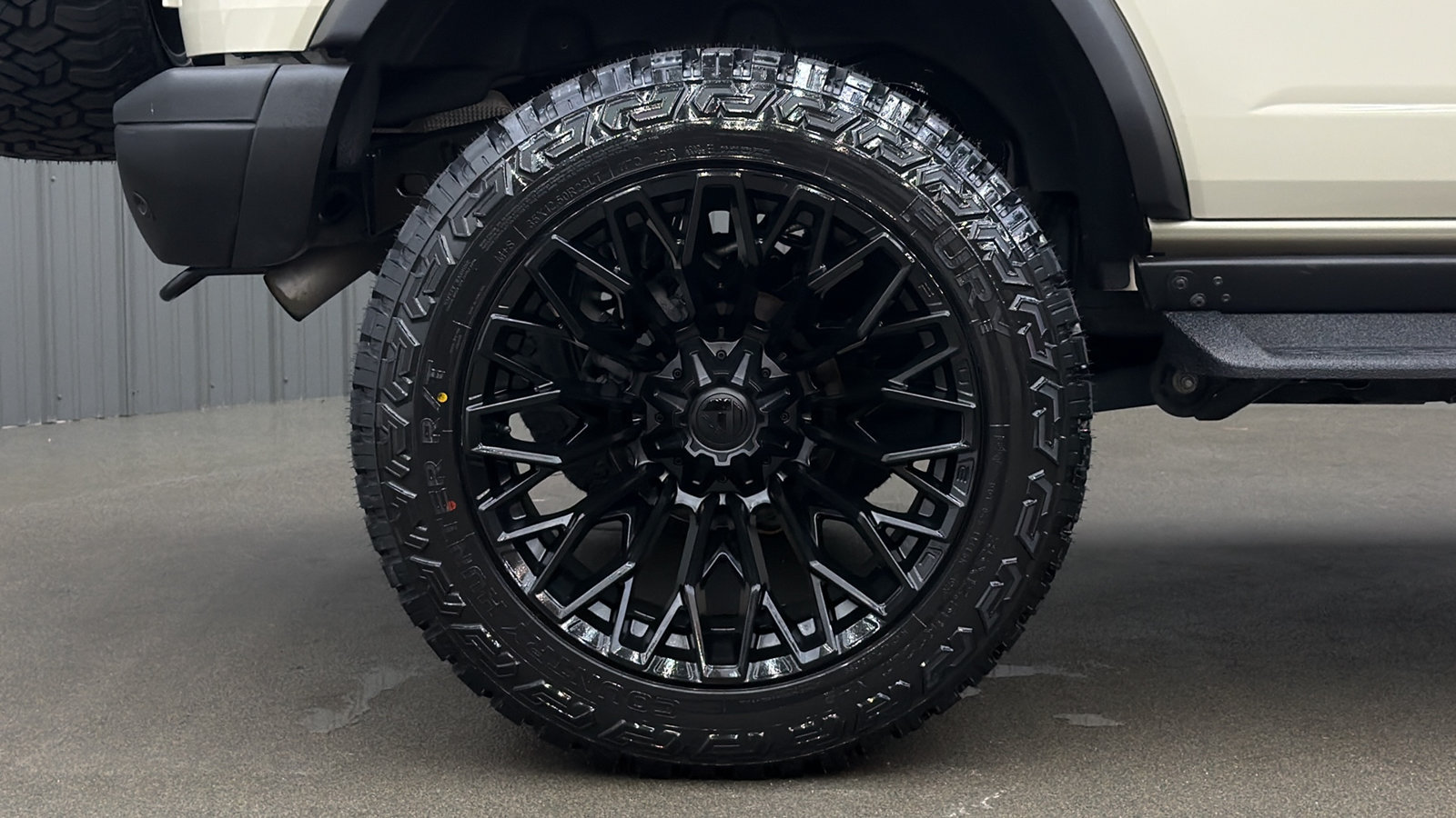 Used 2025 Ford Bronco Badlands AWD/4WD image 11