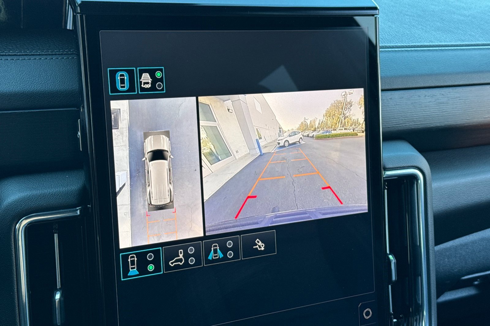 Used 2025 GMC Yukon Denali image 27