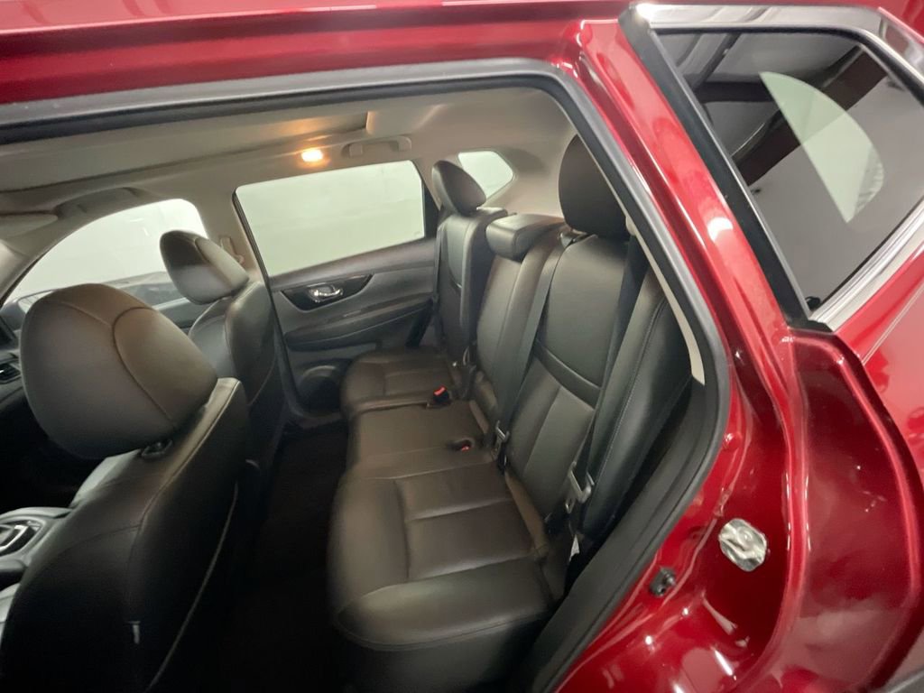 Used 2019 Nissan Rogue SL w/ Premium Package image 25