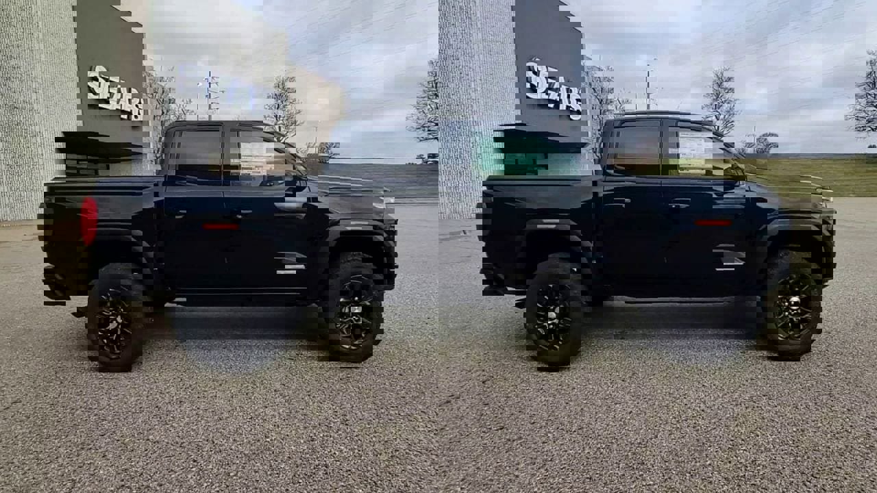 New 2024 GMC Canyon Elevation w/ Convenience Package image 44