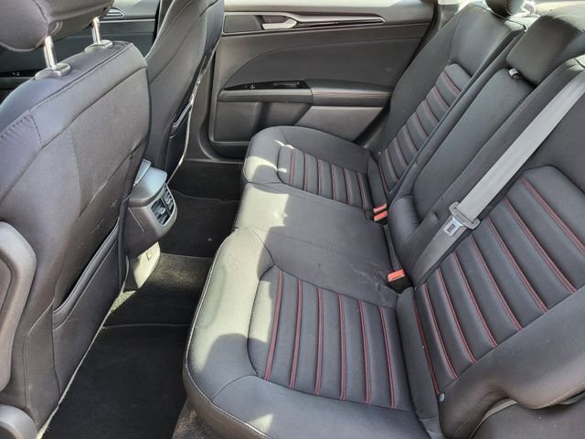 Used 2015 Ford Fusion SE w/ Equipment Group 201A image 22