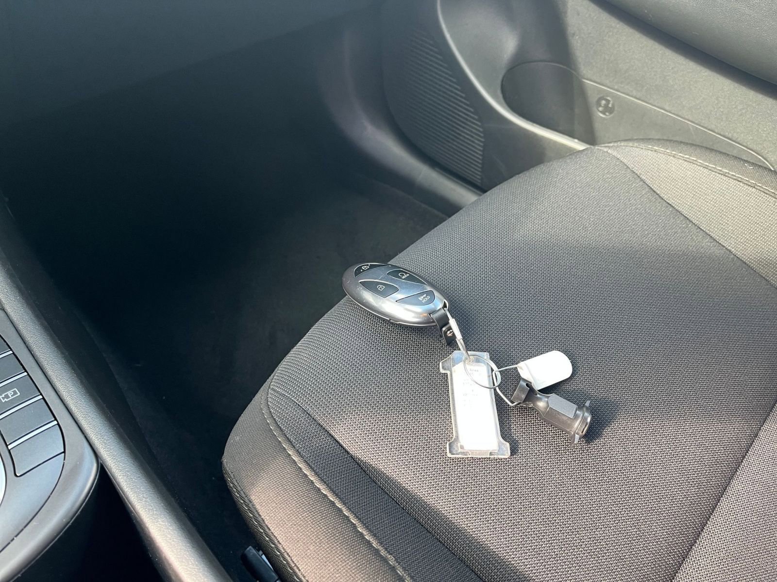 Used 2025 Hyundai Kona SEL image 21