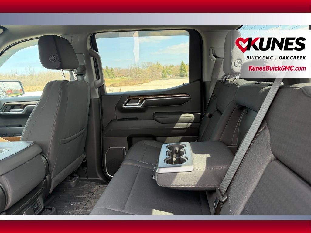 Used 2022 GMC Sierra 1500 Elevation w/ LPO, Elevation Black Package image 6