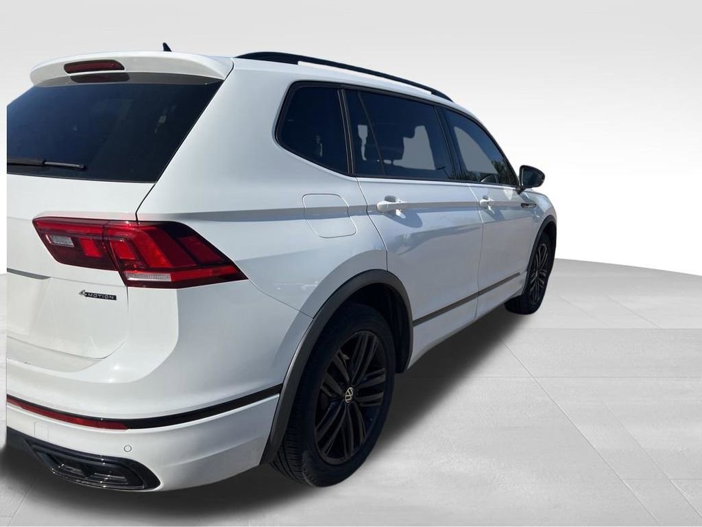 Used 2022 Volkswagen Tiguan SE R-Line AWD/4WD image 5