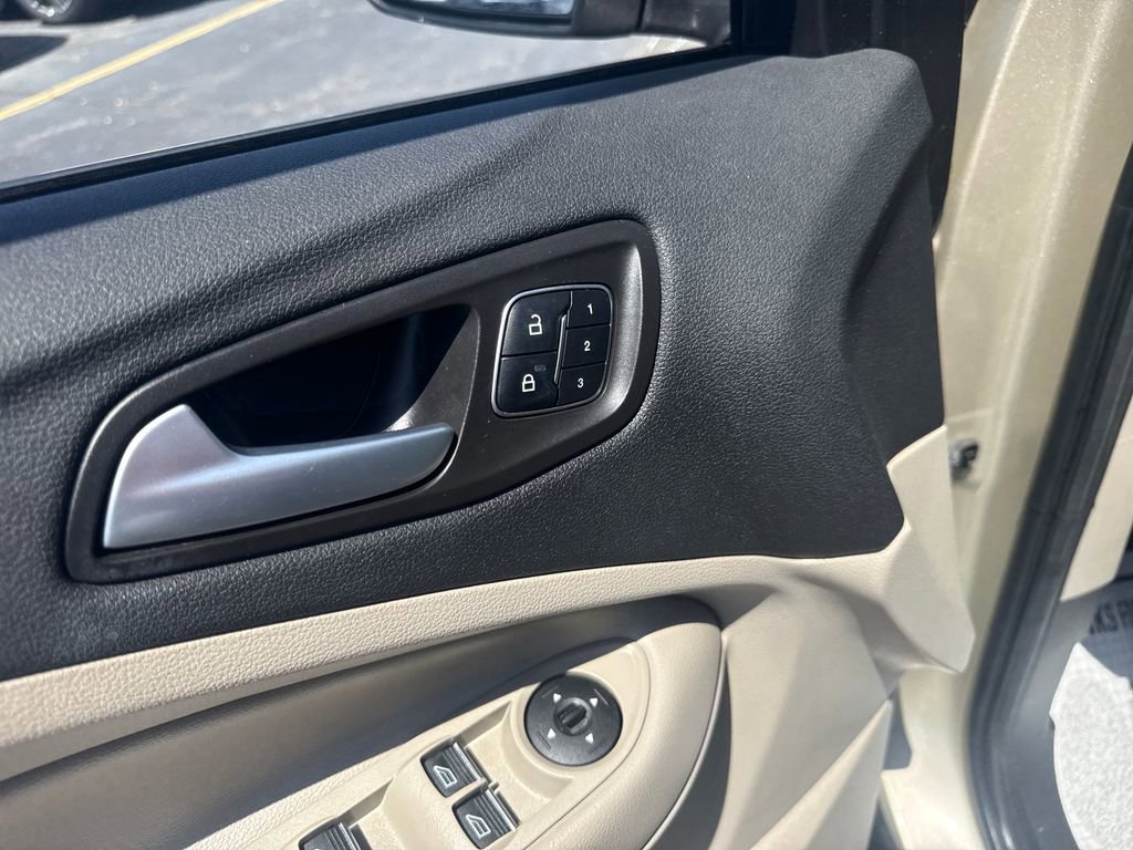 Used 2017 Ford Escape Titanium FWD image 27