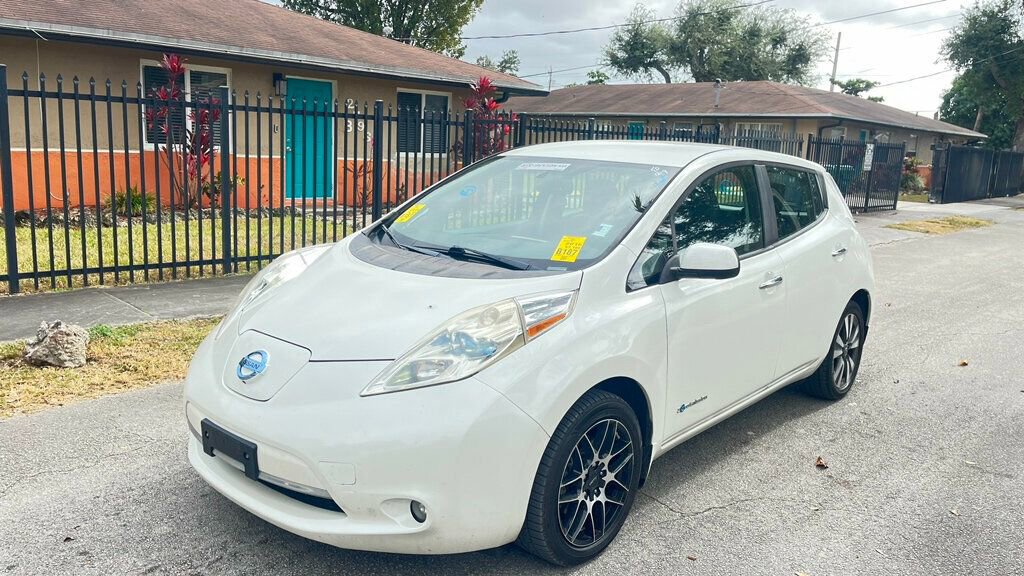 Used 2016 Nissan Leaf SL w/ Premium Package video 1