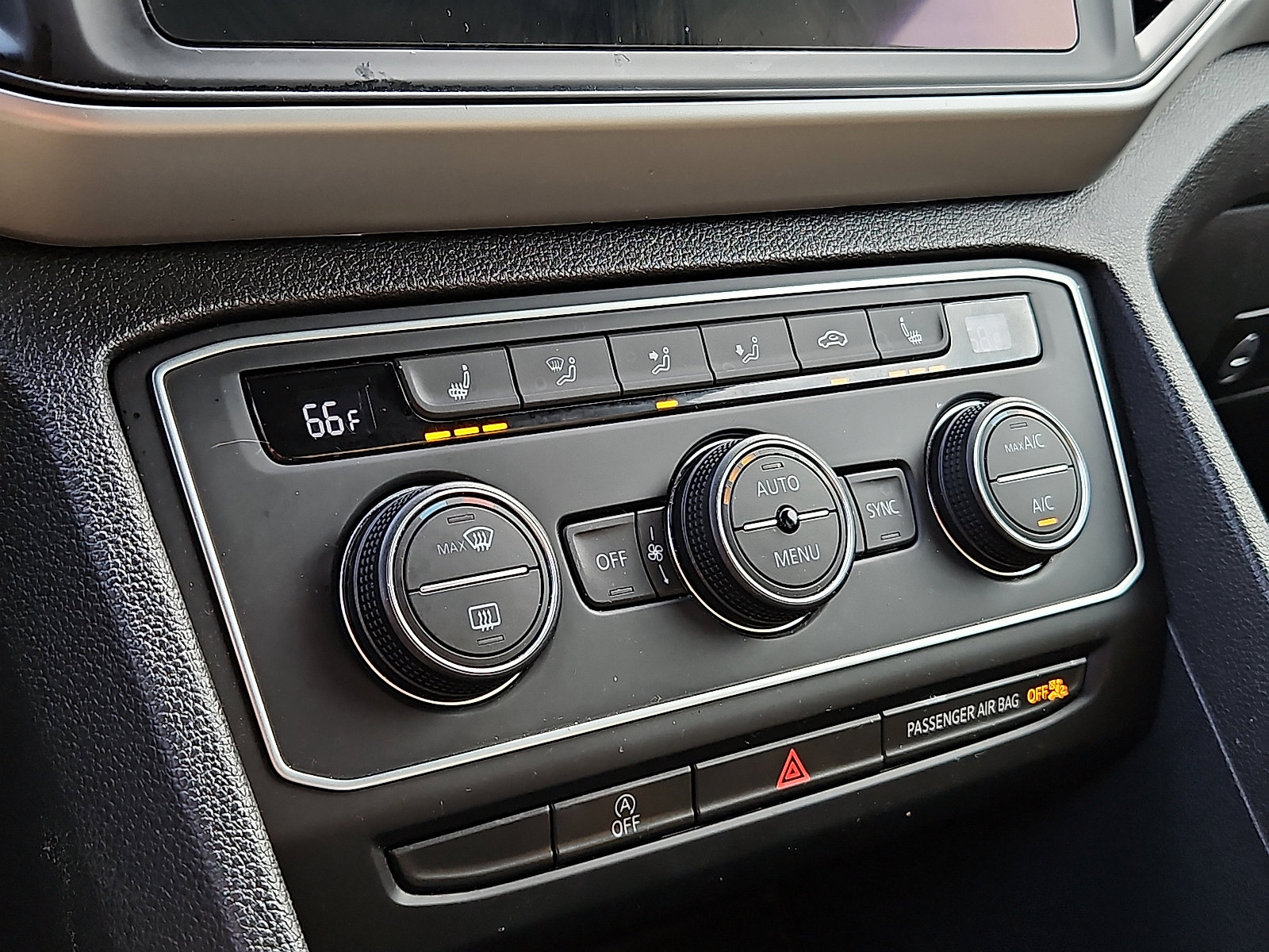 Used 2021 Volkswagen Atlas Cross Sport SE image 15