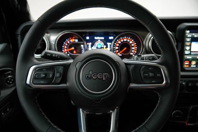 Used 2023 Jeep Wrangler Unlimited Sahara w/ LED Lighting Group AWD/4WD image 9