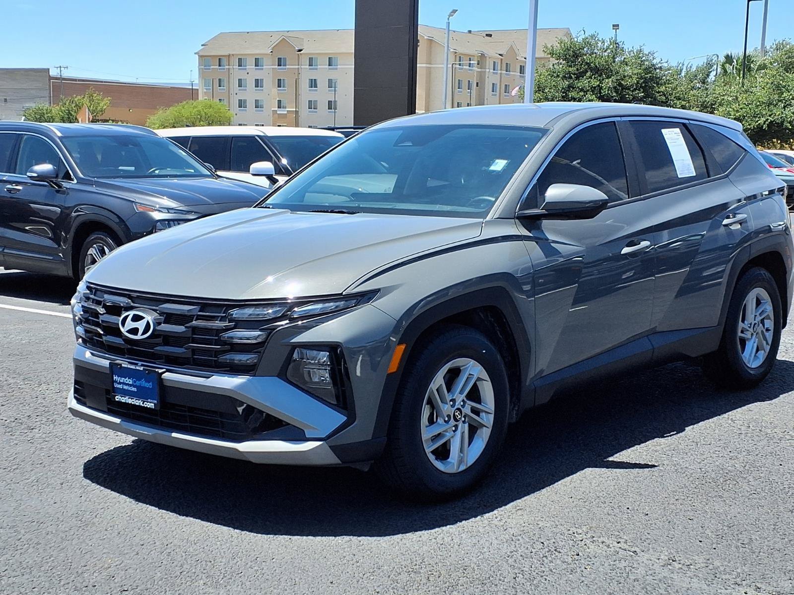 Certified 2025 Hyundai Tucson SE FWD image 3