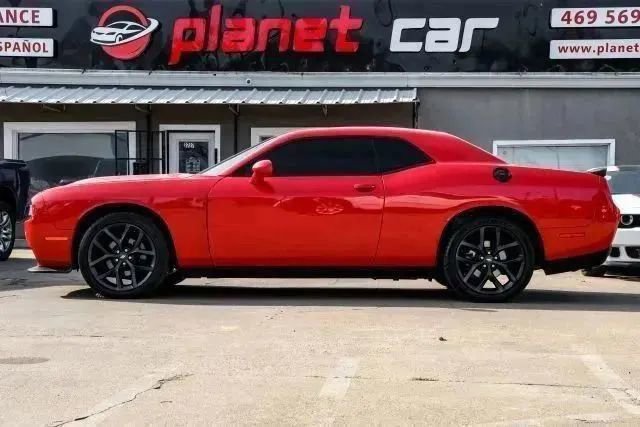 Used 2021 Dodge Challenger SXT w/ Blacktop Package image 11