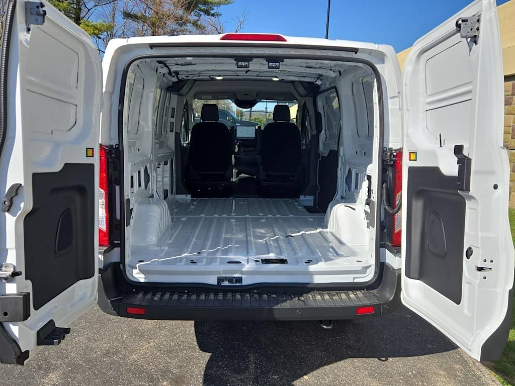 New 2026 Ford Transit 150 Low Roof RWD image 32