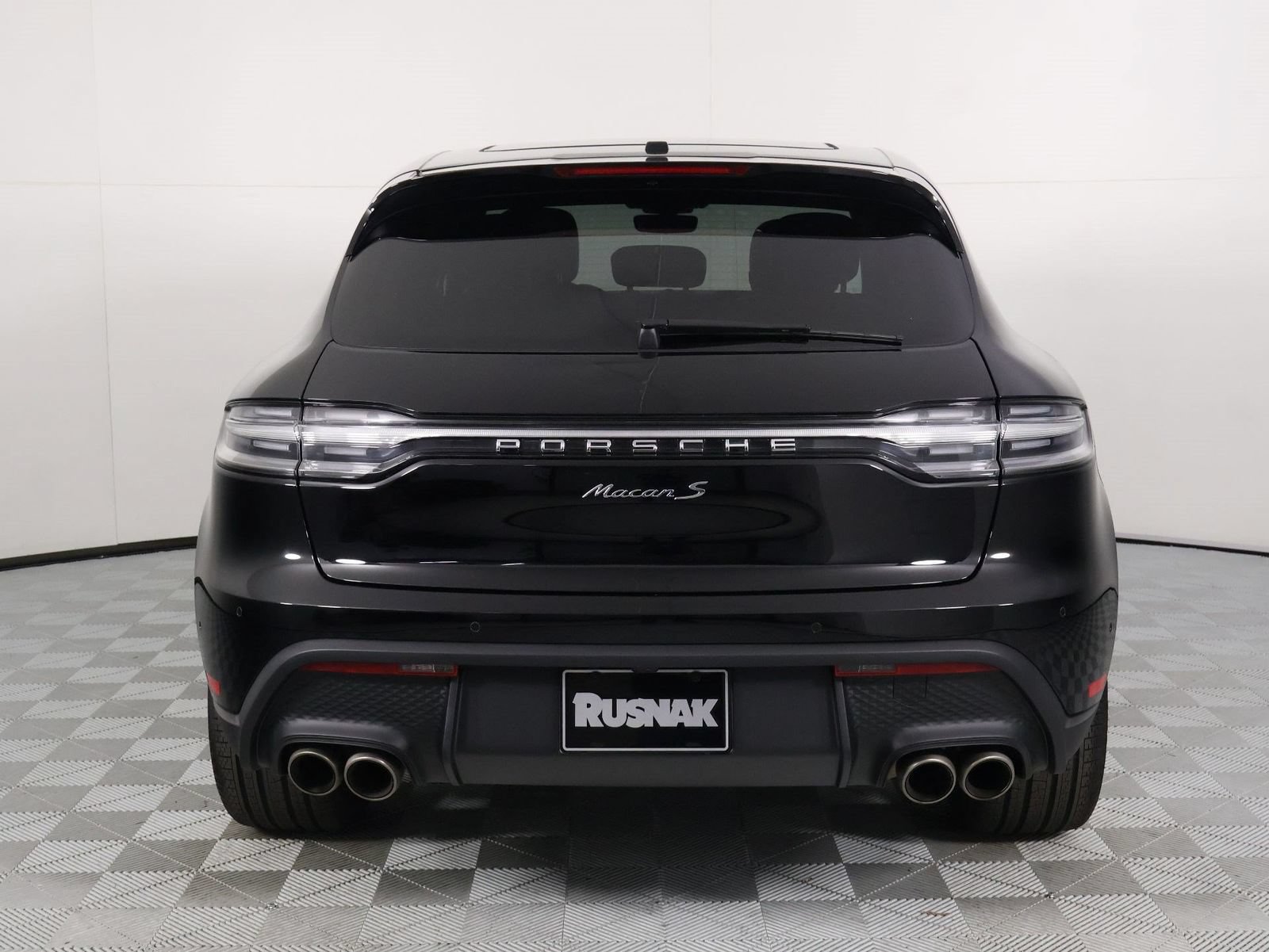 Certified 2024 Porsche Macan S AWD/4WD image 6