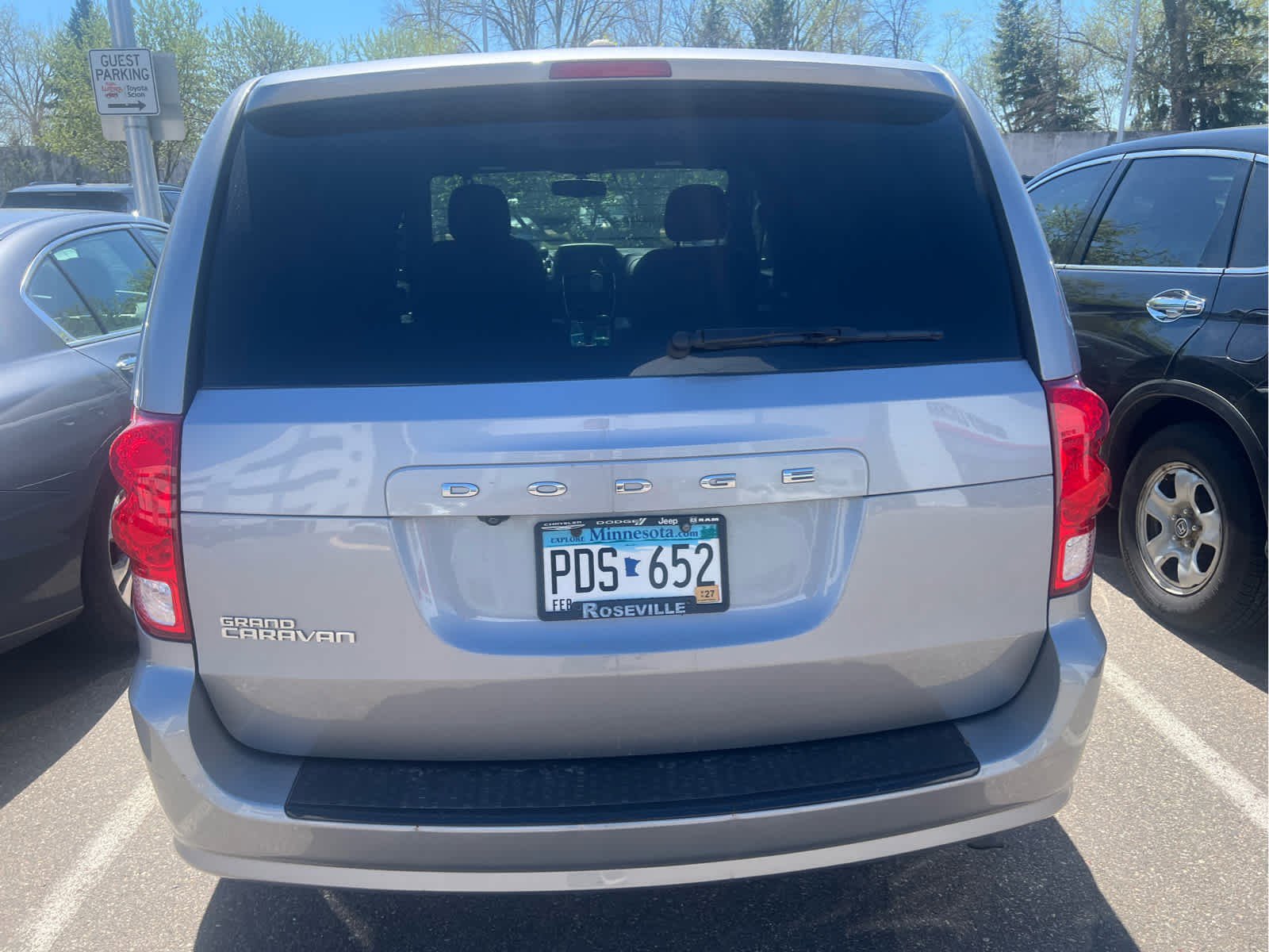 Used 2017 Dodge Grand Caravan SXT w/ Driver Convenience Group FWD image 4