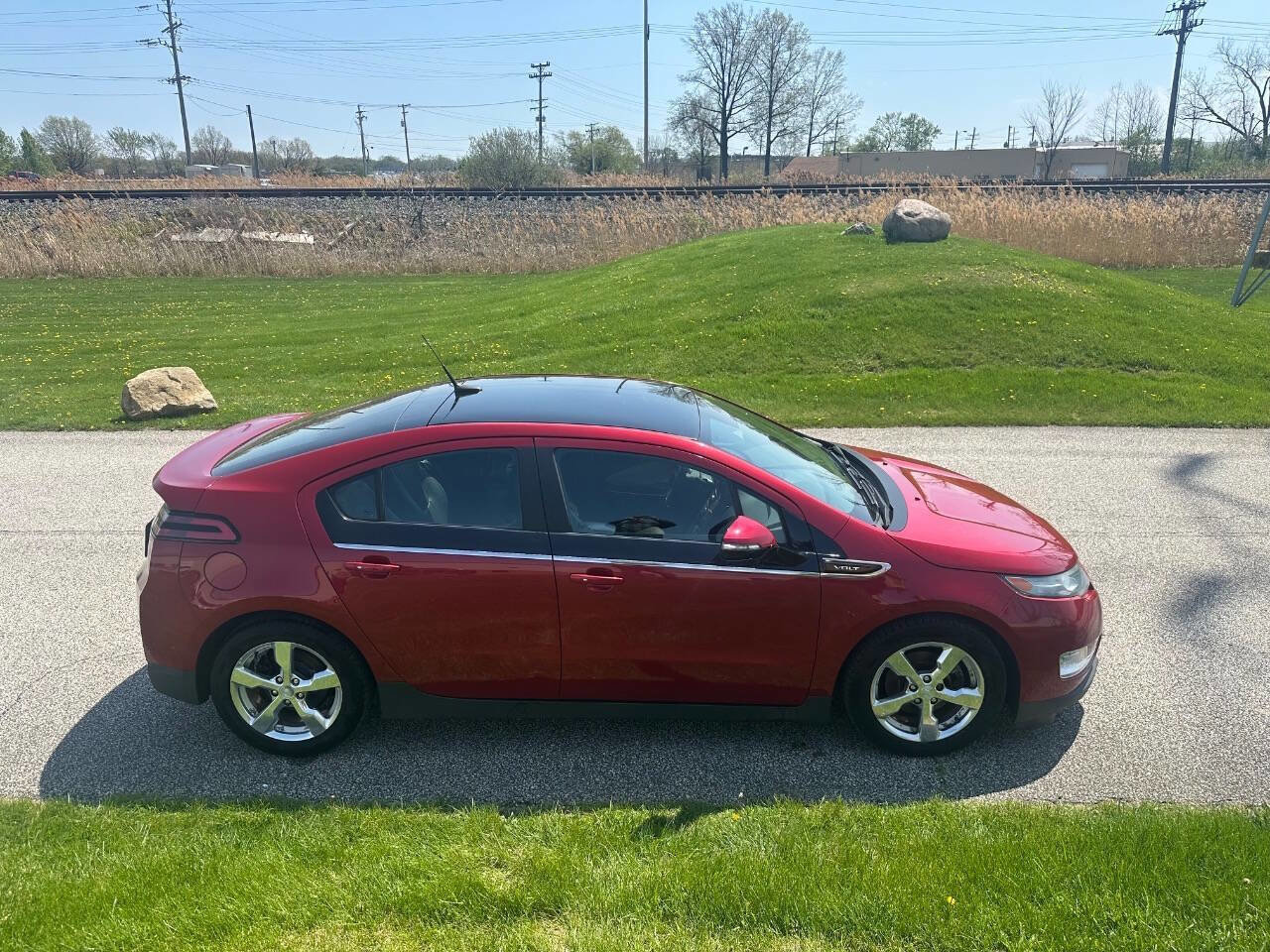 Used 2012 Chevrolet Volt Premium w/ Premium Trim Package FWD image 3