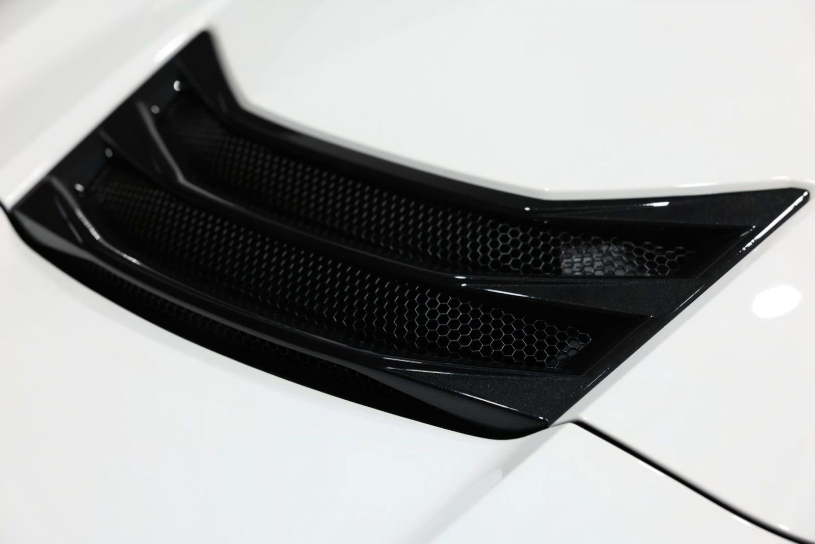 Used 2025 Chevrolet Corvette Z06 RWD image 17