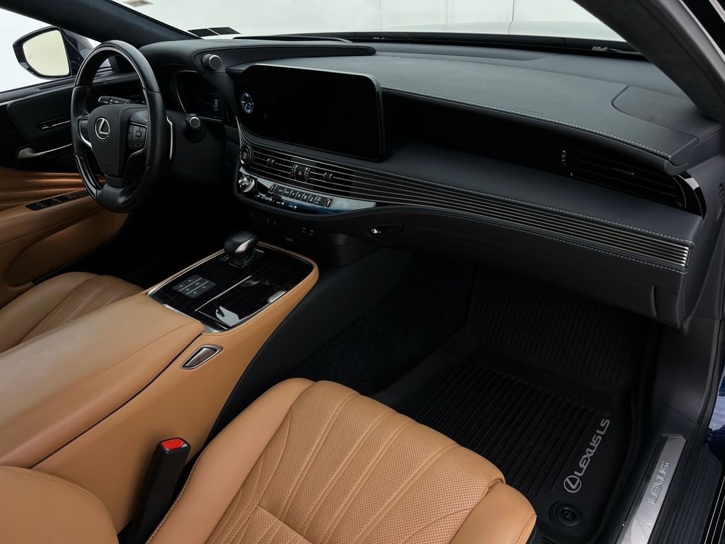 Used 2023 Lexus LS 500 AWD w/ Luxury Package image 17