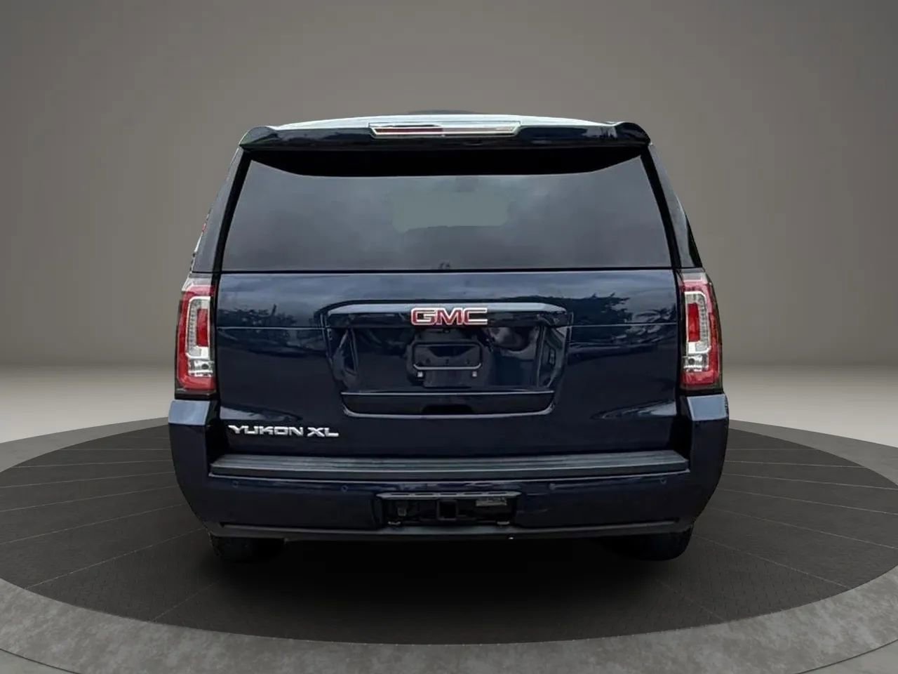 Used 2017 GMC Yukon XL SLE image 7